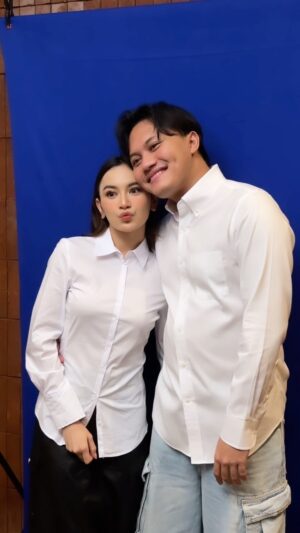 Mahalini Raharja Instagram - Satu tuju #beRMuara keabadian