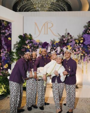 Mahalini Raharja Instagram - Suit & Attire @henriwinata.bespoke
Akad suit @askyfebrianti 
Groomsmen Suit & Attire @sasdesigns
Styled director @fherriioo
Makeup @vinaavaniaa
Hairstyle @chikievers
Photo @axioo
Planned & Organized @by.hilda @thebridestory