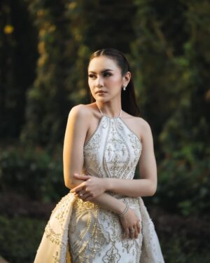 Mahalini Raharja Instagram - Suit & Attire @henriwinata.bespoke
Akad suit @askyfebrianti 
Groomsmen Suit & Attire @sasdesigns
Styled director @fherriioo
Makeup @vinaavaniaa
Hairstyle @chikievers
Photo @axioo
Planned & Organized @by.hilda @thebridestory