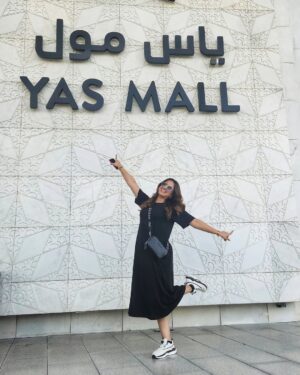 Maham Amir Instagram - AbuDhabi Dump 

#MahamAamir #FaizanShaikh #diljeetdosanjh #abudhabi #travelgram #travel2024 #diluminatitour2024