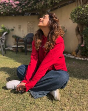 Maham Amir Instagram - I smell winters ❄️

Pc: @zohatauqeerofficial 

#MahamAamir #Actor #Onset #winter #wintertime #winterbaby #favseasonoftheyear #instagood