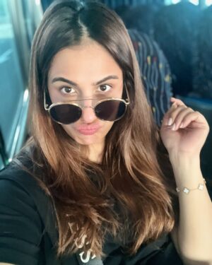 Maham Amir Instagram - AbuDhabi Dump 

#MahamAamir #FaizanShaikh #diljeetdosanjh #abudhabi #travelgram #travel2024 #diluminatitour2024