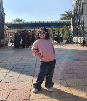 Maham Amir Instagram - A day out with my mains ❤️

Say MashaAllah 

#MahamAamir #FaizanShaikh #HaadiyaFaizan #zoo #winter #sunkissed #family #instagood #forthegram #denzoo #mashaallah