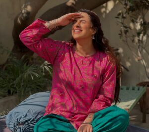 Maham Amir Instagram - Apa shamim’s journey comes to an end.. thank you for all the love,hate, appreciation and warmth you guys have given to us.. 
Kaha suna maaf .. Naseem officially saying goodbye  phir milainge kisi aur kirdaar mein 💖

#MahamAamir #Apashamim #arydigital #bigbangentertainment