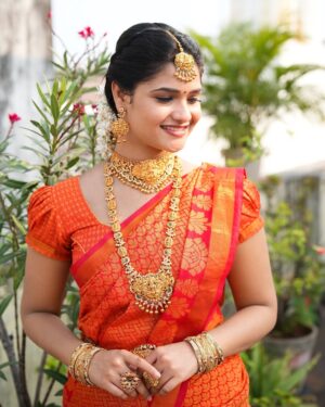 Maheswari Yayathiraj Instagram - Jewellery - @jk_fashionjewel 
Hair do - @gayathri_makeup_artist_