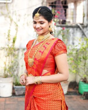 Maheswari Yayathiraj Instagram - Jewellery - @jk_fashionjewel 
Hair do - @gayathri_makeup_artist_