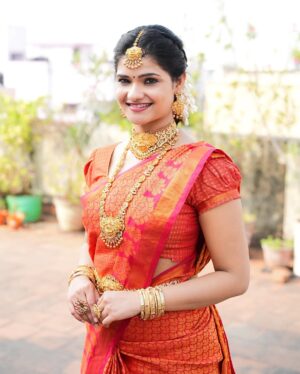 Maheswari Yayathiraj Instagram - Jewellery - @jk_fashionjewel 
Hair do - @gayathri_makeup_artist_