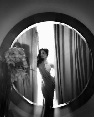 Maira Khan Instagram - It accidentally got deleted 🫶🏻… 
Next up …. 
#mua @beenishparvez_official 
#photo @basitshaikhworld