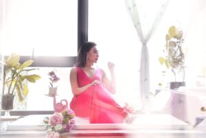 Maira Khan Instagram - “DAY DREAM”
Direct/shoot by @basitshaikhworld 
Featuring: @mairakhanofficial 
Mua: @beenishparvez_official 
Publication : the news mag 
Outfit : @kyousufofficial 
#bollywoodstyle #desigirl #potd #ootd #fashiongram #fashionphotography #vogue #diva #bazaar