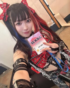 Maki Itoh Instagram - 🇨🇱