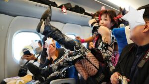 Maki Itoh Instagram - 🚄