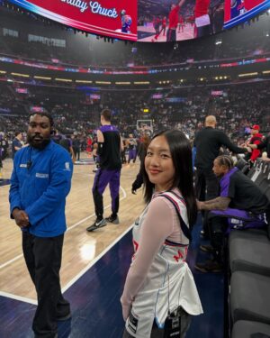 Malea Emma Tjandrawidjaja Instagram - Thank you @laclippers for having me sing the national anthem tonight! 🏀

Congrats on the win!

#maleaemma #laclippers #nba