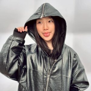 Malea Emma Tjandrawidjaja Instagram - not my jacket 

#maleaemma