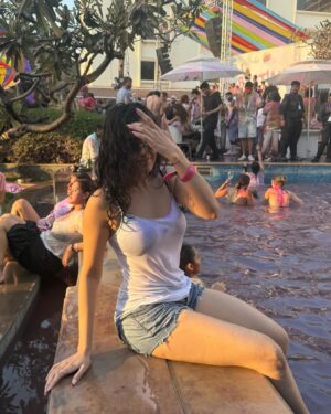 Malvika Sharma Instagram - If you didn’t get drenched in colors, did you even celebrate Holi? 🤪💥
 #MessyAndHappy