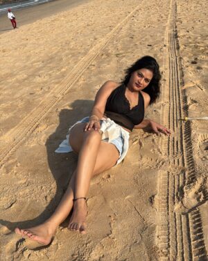 Malvika Tomar Instagram - Too hot , to handle 
.
.
.
.
#photoshoot #trading #post #hotness #goa #insta #picsart #boldwillhold #look #landscape #pretty #perfect #luxury #behappy #goabeach #goalife #bikini #bts
