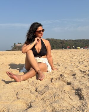 Malvika Tomar Instagram - Too hot , to handle 
.
.
.
.
#photoshoot #trading #post #hotness #goa #insta #picsart #boldwillhold #look #landscape #pretty #perfect #luxury #behappy #goabeach #goalife #bikini #bts