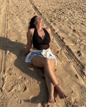 Malvika Tomar Instagram - Too hot , to handle 
.
.
.
.
#photoshoot #trading #post #hotness #goa #insta #picsart #boldwillhold #look #landscape #pretty #perfect #luxury #behappy #goabeach #goalife #bikini #bts