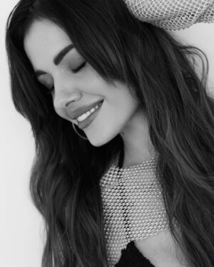 MamaRika Instagram - Обираєм найкращу фотку🙃

📸 @tomiichek 
Style @antonyvasilev 
Mua/hair @lana_lighter
Accessories,top - @ised_brand