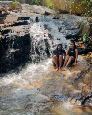 Maneesha Mahesh Instagram - Nature is the best therapy, especially with friends.🍃🌼 @the_ambivert_one_ 💕