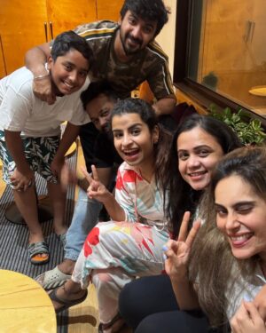 Manimegalai Instagram - From #CookuWithComali3 to today, our bond has only grown stronger❤️ Grateful for the laughter, memories and fun times!

#ShrutikaArjun #friendsforever #goodtimes #bestmemories