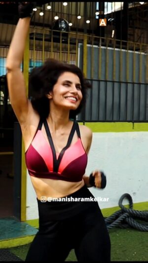 Manisha Kelkar Instagram - Between workout fun 🤪

What do you do? Tell me 

Fitness Coach & Nutritionist : 
@akshfit_ @akshfitarmy
Shot by: @piyush.jais
Creative head: @vinaya_sawant_ 
Gym: @sonalkanakiya
@suraj.ramesh82
@thefitnesshorizongym
@kanakiyasaurabh

#ManishaKelkar #actress @graemeglew @garybarak @formulawomanracing #fitnesscoach #motorsports @womaninmotorsports #nutritionist @fiawim #AkshayKadam #caraccident #Fitness #Instafit #akshfit #Fitspiration #Fitnessaddict #Fitnessmotivation #Fitnesslife #Fitnesslifestyle #Fitnessgoals #Fitnesstips #Fitnessinspiration #Fitnessblogger #Fitnessjourney #Fitnessgoal #transformation #fattofit #myweightlossjourney #weightlossdiary #weightlossstory #akshfitarmy