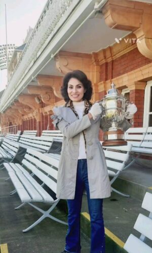 Manisha Kelkar Instagram - End of 2022 but Start of a new Adventure 💃
Whats it going to be? Any guesses ? Let me know in the comments pls & i will answer 😘