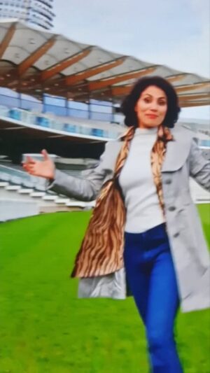Manisha Kelkar Instagram - Lords cricket ground london. Watch more on Zee 5 bollylands.com

#london #lordscricketground #bollylandsofficial #zee5 #joshmarathi #joshofficial #kapildev #worldcup83final #83thefilm