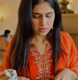 Manpreet Dolly Instagram - ਹੱਸਦਾ-ਵੱਸਦਾ ਰਹੇ 🧡🤲🏻 Suit by @sui_dhaghabysharnbajwa 
.
.
#punjabisuit #suit #suitstyle #suits #punjabisuits #punjaban #punjabigirl