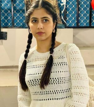 Manpreet Dolly Instagram - रांझ्या वे ❤️
.
.
#cute #cutiepie #loveyou #cutnessoverload #cutegirl #simplegirl #simplebeauty #beauty #beautifulgirls