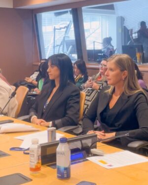 Marcela Sabat Instagram - Les dejo carrousel resumen de estos días por acá en el #CSW69 #NYC como me lo pidieron! Sigue todo muy intenso por acá, este año el objetivo es: RIGHTS. EQUALITY. EMPOWERMENT FOR ALL WOMAN AND GIRL (Derechos, igualdad y empoderamiento para todas las mujeres y niñas). Estoy muy contenta de participar una vez más en #ONUMUJERES ( Me tocó muchas veces como parlamentaria), esta vez desde la sociedad civil (y por lo tanto sin ningún gasto estatal para los que preguntan…) siendo parte de la delegación oficial de Chile 🇨🇱 en el aniversario nº 30 de la Declaración de Beijing (Beijing 30) en Naciones Unidas #CSW69.

Han sido días intensos de importantes conversaciones e intercambio de ideas a nivel global. Compartiendo además en la Misión de Chile ante la ONU con su embajadora Paula Narvaez, la Senadora @paulinanu y distintos e importantes grupos de #Mujeres como la delegación de Women Economic Forum @wef.chile 

Agradezco además la invitación de incluir mi visión en esta delegación a la Ministra @totiorellanag y a todo su equipo. 

1. Naciones unidas.
2. Misión de Chile en U.N
3. Conversatorio 
4.Almuerzo vegano neoyorkino
5. Solcito en la cara
6. Delegación woman economic forum 
7. Objetivo CSW69 2025
8. Caminando por la ciudad
9. Paseito
10. Reunión CAF en Council of America
11. Con Paula Narváez embajadora de Chile en Onu.
11. Jazz bar

#EquidaddeGenero #AsuntosPúblicos