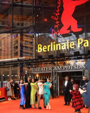 Margherita Vicario Instagram - A un anno da @berlinale 2024, buon compleanno Gloria! 

Nell’ultimo anno il nostro film diretto da Margherita Vicario é approdato in tutti e 5 i contenenti, grazie alla selezione in oltre 150 festival internazionali, ed é stato acquistato in oltre 40 paesi nel mondo. Che viaggio incredibile! 

 Viva Gloria! Grazie @margheritavicario ! Viva il cinema indipendente! 🎶❤️‍🔥

@rai_cinema @tell.film @01distribution
