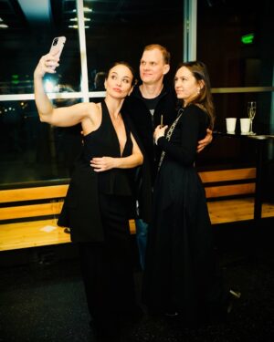 Maria Bersenyova Instagram - Сама не ожидала, что все будет так быстро)) а сделать по-другому я еще не умею 😅 
Поэтому вот #чтобывсеуспелирассмотреть 🙌🏻😉
#открытие#новойсцены @teatrshalom