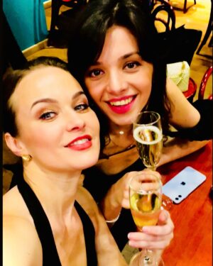 Maria Bersenyova Instagram - Сама не ожидала, что все будет так быстро)) а сделать по-другому я еще не умею 😅 
Поэтому вот #чтобывсеуспелирассмотреть 🙌🏻😉
#открытие#новойсцены @teatrshalom