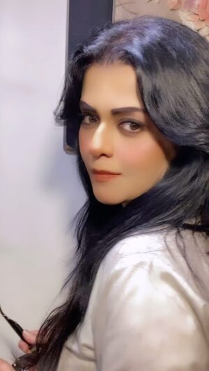 Maria Wasti Instagram - Be a brand
💄: @gillhoraiboffical

#mariawasti #mariawastiofficial #MayiRi #Arydigital #Fareb #humtv