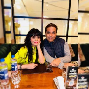 Maria Wasti Instagram - #winternights #islamabad #foodfunfriends  #teamM #mariawasti