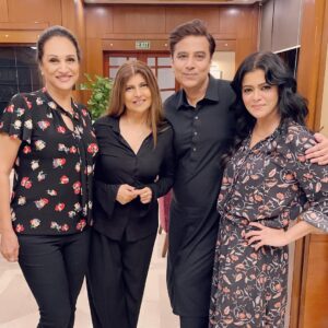 Maria Wasti Instagram - After hours!!!! @ansari.bushra @mariawasti @ashrafrubina  #besties #asimyartiwana #mashAllah