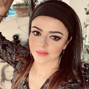 Maria Wasti Instagram - #lifegoeson #asmileadaykeepsthedarknessaway