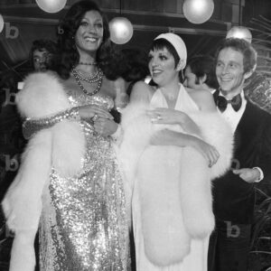 Marisa Berenson Instagram - My beloved friend the memories with you fill my heart with joy.. you are the most extraordinary human being, oozing with Love and talent , courage and strength..you make everyone who knows you and sees you very happy!!!
Love you ♥️♥️♥️♥️♥️♥️♥️♥️⭐️💫⭐️💫⭐️💫⭐️💫⭐️🦋🌈

@officiallizaminnelli 

#happybirthday #lizaminnelli #marisaberenson