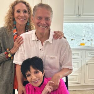 Marisa Berenson Instagram - My beloved friend the memories with you fill my heart with joy.. you are the most extraordinary human being, oozing with Love and talent , courage and strength..you make everyone who knows you and sees you very happy!!!
Love you ♥️♥️♥️♥️♥️♥️♥️♥️⭐️💫⭐️💫⭐️💫⭐️💫⭐️🦋🌈

@officiallizaminnelli 

#happybirthday #lizaminnelli #marisaberenson