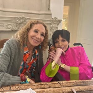 Marisa Berenson Instagram - My beloved friend the memories with you fill my heart with joy.. you are the most extraordinary human being, oozing with Love and talent , courage and strength..you make everyone who knows you and sees you very happy!!!
Love you ♥️♥️♥️♥️♥️♥️♥️♥️⭐️💫⭐️💫⭐️💫⭐️💫⭐️🦋🌈

@officiallizaminnelli 

#happybirthday #lizaminnelli #marisaberenson