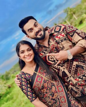 Mariya Prince Instagram - 😎♥️

Mangalyam Valsalyam Mahasangamam 🔥

📸 @beyond_photo_graphers ❣️

@mariyaprince_official @nithin_krish_official @zeekeralam