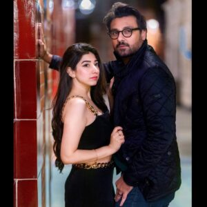 Mariyam Nafees Instagram - • Drama 🎭

@difixus_images 
@emra.pk 

| #AmYam | Drama | Shots | Knightsbridge | London | Night | 🎭 | Girl in Black | All Black Look |