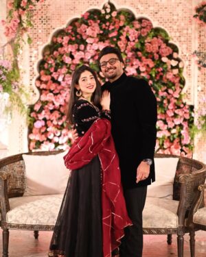 Mariyam Nafees Instagram - • My pasandeeda personal mard 🫰🏻

@iamthamaan ♥️

@ansabjahangirstudio 
@oshoot 

#AmYam