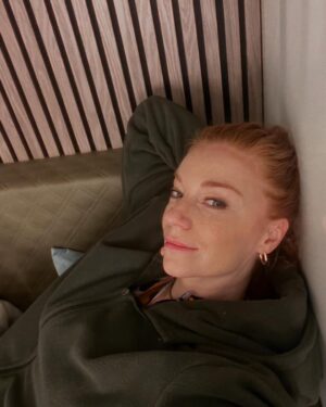 Marleen Lohse Instagram - Letzte Meter in Köln - dann auf in den Norden.

#dreharbeitenlaufen #netflix