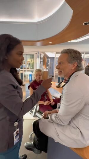 Marlyne Barrett Instagram - Incoming! New episode of @nbconechicago Tonight!! Let’s see how Dr. Asher and Dr. Archer feel about it? #goodtimes #onset #fun #chicagomed #newepisode