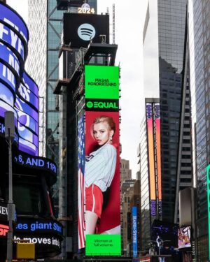 Masha Kondratenko Instagram - ну, добрий вечір ❤️‍🔥 EQUAL , Times Square, Нью-Йорк - це реальність ?)) 

дякую @spotify за таку можливість. @geishaninjasamurai вас люблю і ціную сильно 🫶🏼