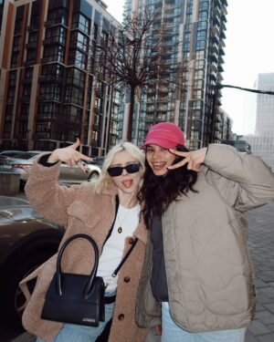 Masha Kondratenko Instagram - весна 🌸💔💅