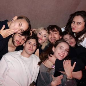 Masha Kondratenko Instagram - щаслива мати таких друзів ♥️ 
щаслива зустріти свої 25 саме так 🫂 

всім ще раз дякуую за привітання! люблю люблю 

P.S.: @sapience.kyiv дякую за атмосферу, музику і відчуття свята 🥹🫶🏼