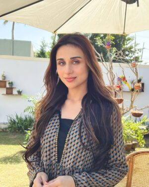 Mashal Khan Instagram - Hey☺️☺️

Hair and make up @astelbhatti