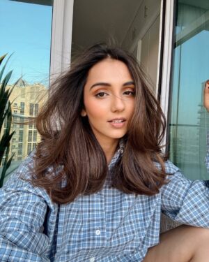 Masoom Mehta Instagram - Hair for 2025 🦋
Vote below?